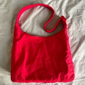 BAGGU- candy apple red shoulder bag